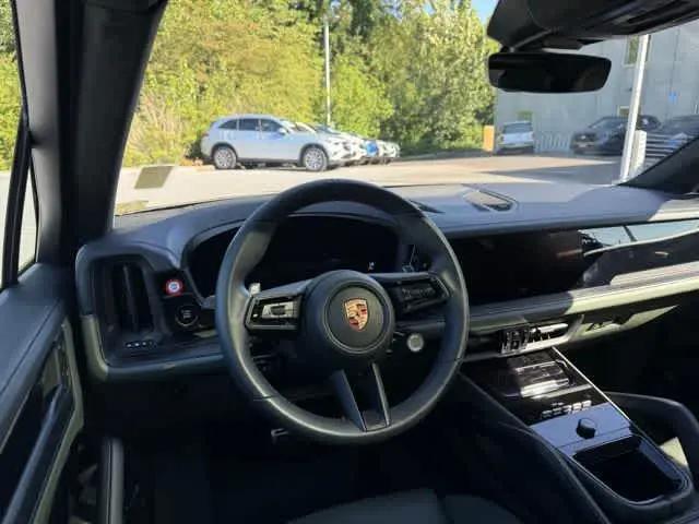 2025 Porsche Cayenne GTS