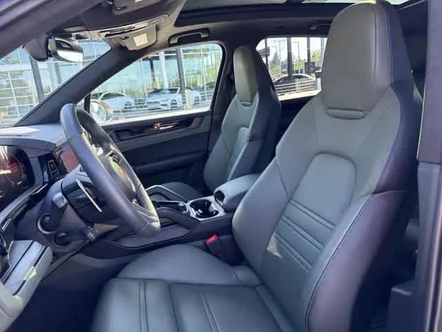 2025 Porsche Cayenne GTS