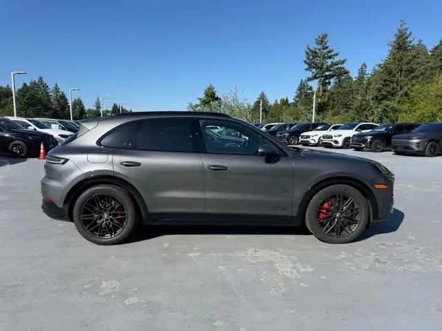 2025 Porsche Cayenne GTS