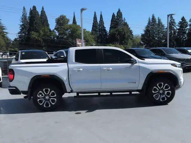2023 GMC Canyon 4WD Crew Cab Short Box AT4