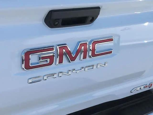 2023 GMC Canyon 4WD Crew Cab Short Box AT4