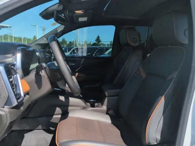 2023 GMC Canyon 4WD Crew Cab Short Box AT4