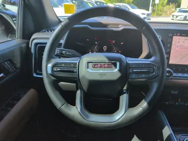 2023 GMC Canyon 4WD Crew Cab Short Box AT4