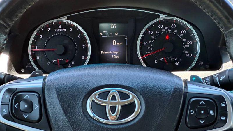 2016 Toyota Camry SE