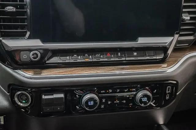 2023 Chevrolet Silverado 1500 4WD Crew Cab Standard Bed LT