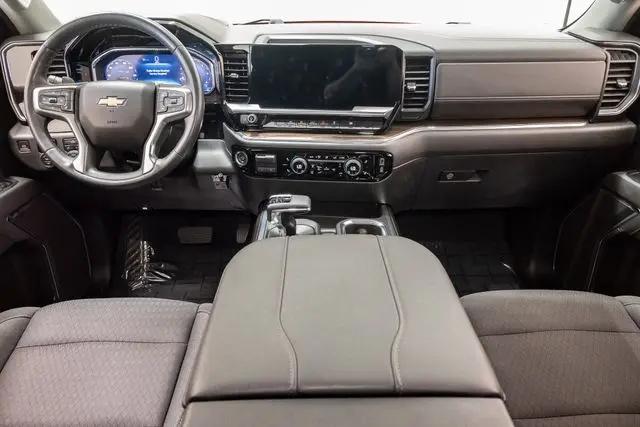 2023 Chevrolet Silverado 1500 4WD Crew Cab Standard Bed LT