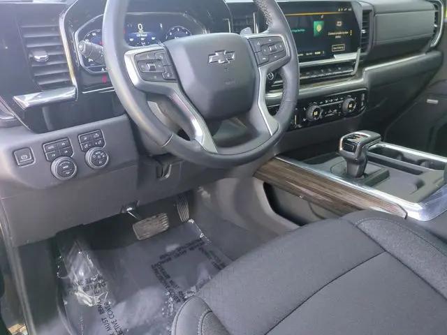 2023 Chevrolet Silverado 1500 4WD Crew Cab Standard Bed LT Trail Boss