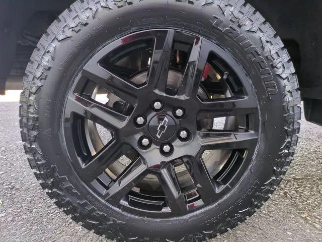 2023 Chevrolet Silverado 1500 4WD Crew Cab Standard Bed LT Trail Boss