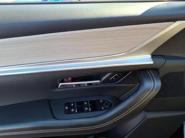 2025 Mazda X-90 Premium Sport