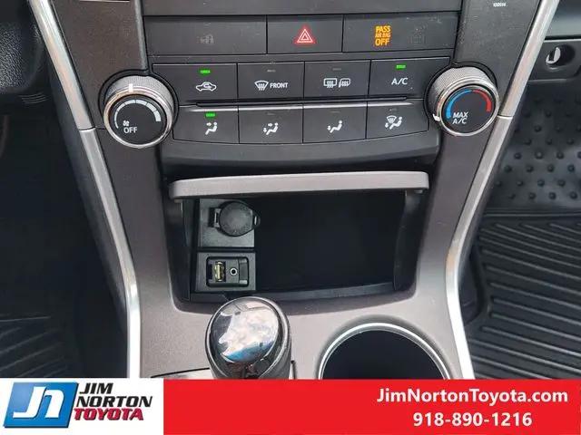 2016 Toyota Camry SE