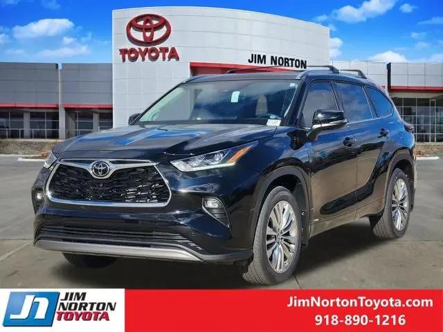 2026 Toyota Highlander Hybrid Platinum