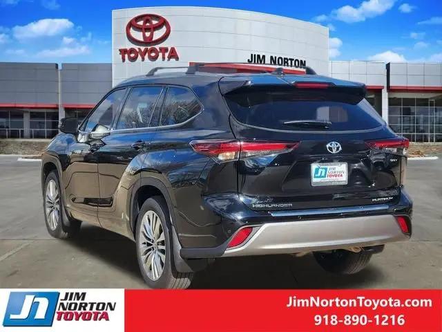 2026 Toyota Highlander Hybrid Platinum