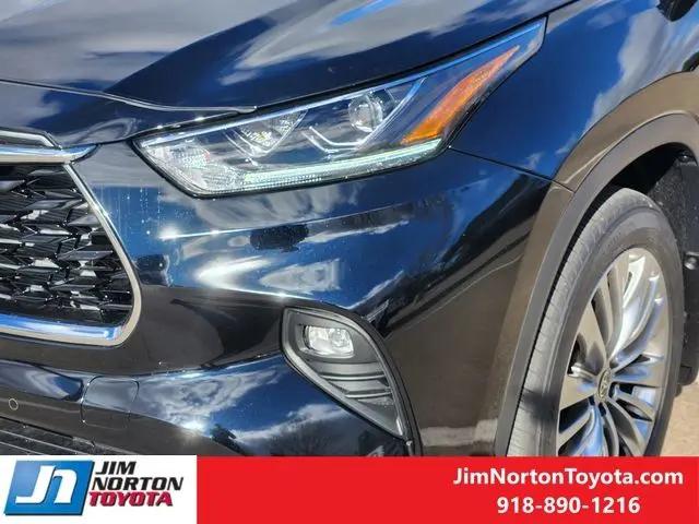 2026 Toyota Highlander Hybrid Platinum