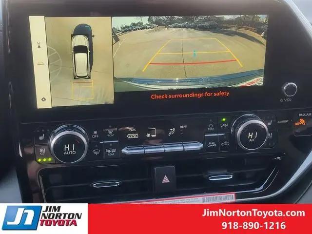 2026 Toyota Highlander Hybrid Platinum