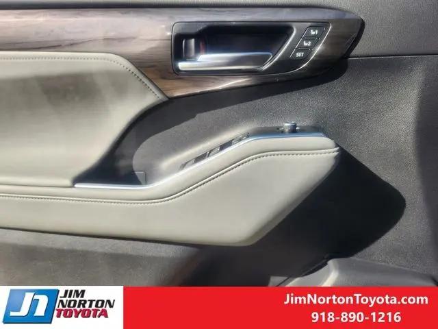 2026 Toyota Highlander Hybrid Platinum
