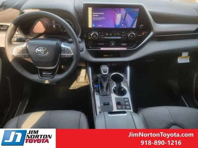 2026 Toyota Highlander Hybrid Platinum