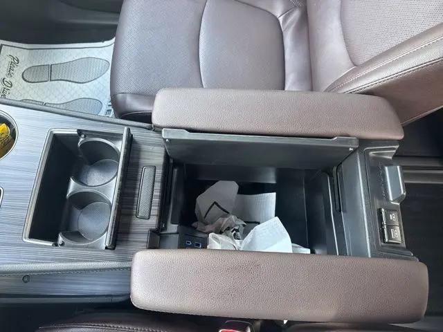 2024 Toyota Sienna Platinum