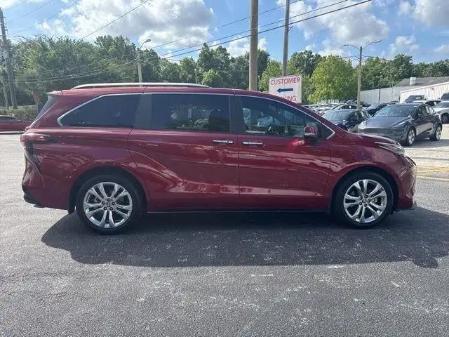 2024 Toyota Sienna Platinum
