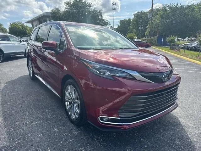 2024 Toyota Sienna Platinum