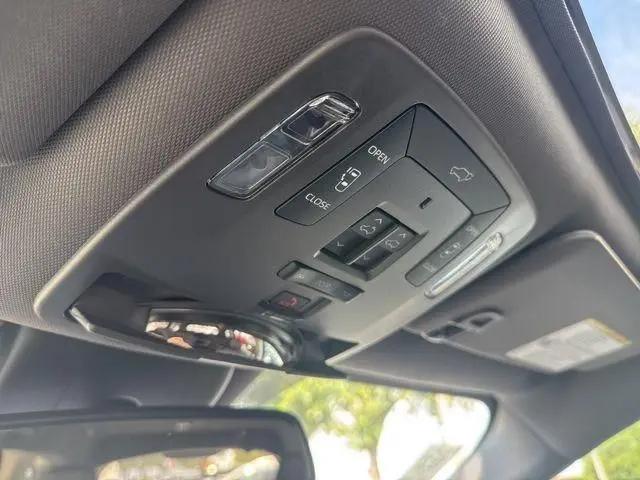 2024 Toyota Sienna Platinum