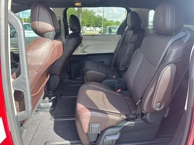 2024 Toyota Sienna Platinum