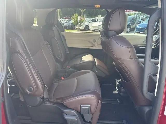 2024 Toyota Sienna Platinum
