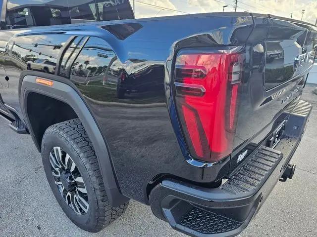 2026 GMC Sierra 2500HD Crew Cab, Standard Bed, Denali Ultimate, 4WD