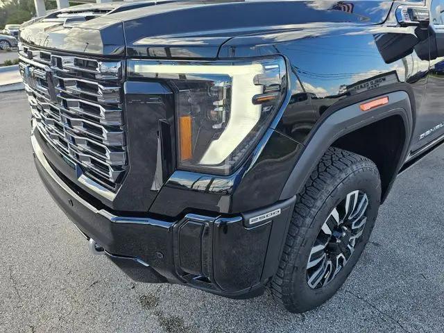 2026 GMC Sierra 2500HD Crew Cab, Standard Bed, Denali Ultimate, 4WD