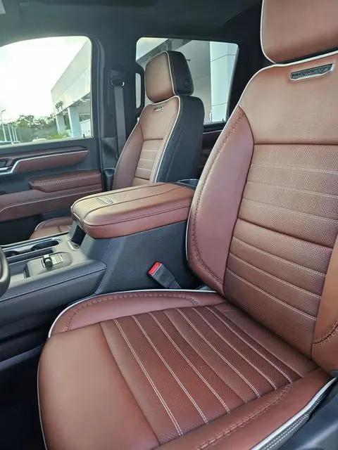 2026 GMC Sierra 2500HD Crew Cab, Standard Bed, Denali Ultimate, 4WD