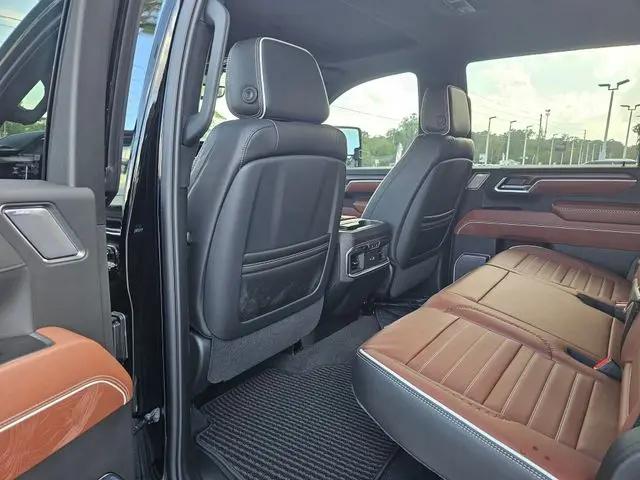 2026 GMC Sierra 2500HD Crew Cab, Standard Bed, Denali Ultimate, 4WD