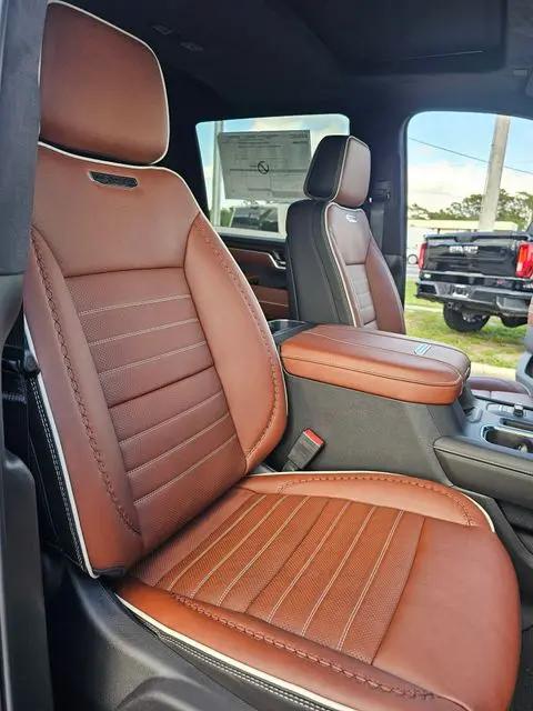 2026 GMC Sierra 2500HD Crew Cab, Standard Bed, Denali Ultimate, 4WD