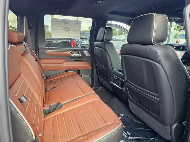 2026 GMC Sierra 2500HD Crew Cab, Standard Bed, Denali Ultimate, 4WD