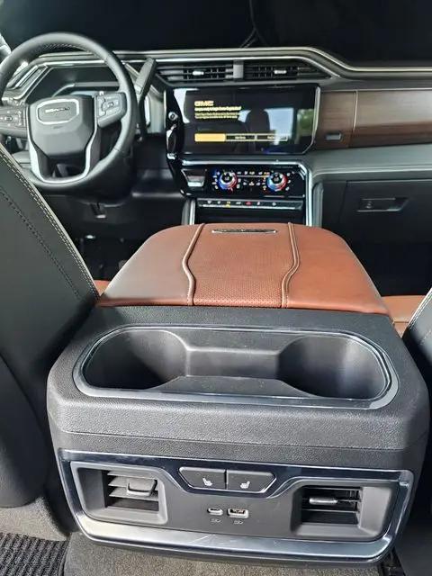 2026 GMC Sierra 2500HD Crew Cab, Standard Bed, Denali Ultimate, 4WD