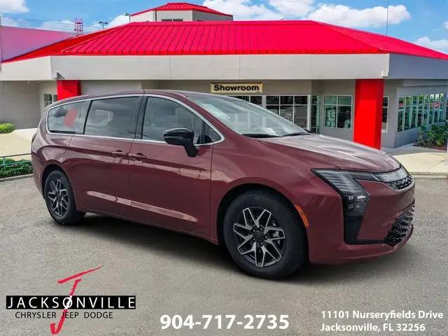 2027 Chrysler Pacifica Limited for sale in Jacksonville, FL