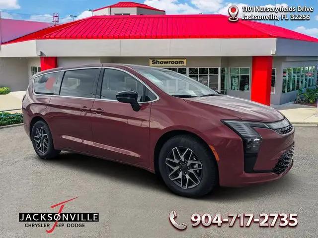 2027 Chrysler Pacifica Limited for sale in Jacksonville, FL