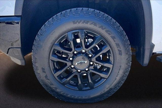 2025 Chevrolet Silverado 2500HD 4WD Crew Cab Standard Bed LT