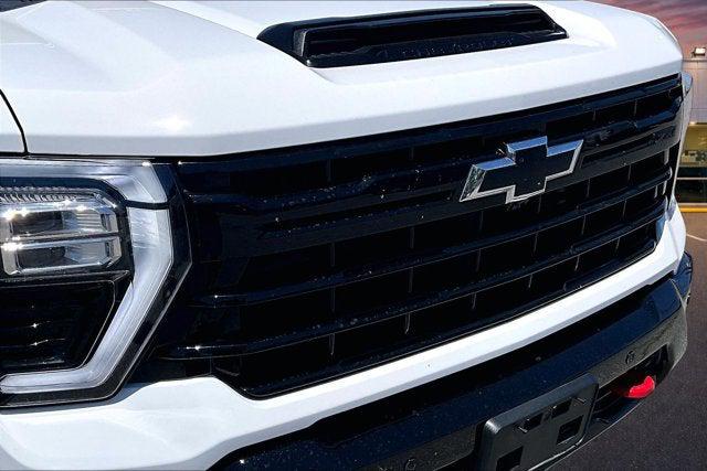 2025 Chevrolet Silverado 2500HD 4WD Crew Cab Standard Bed LT