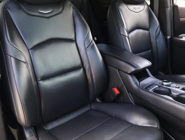 2023 Cadillac XT4 FWD Premium Luxury