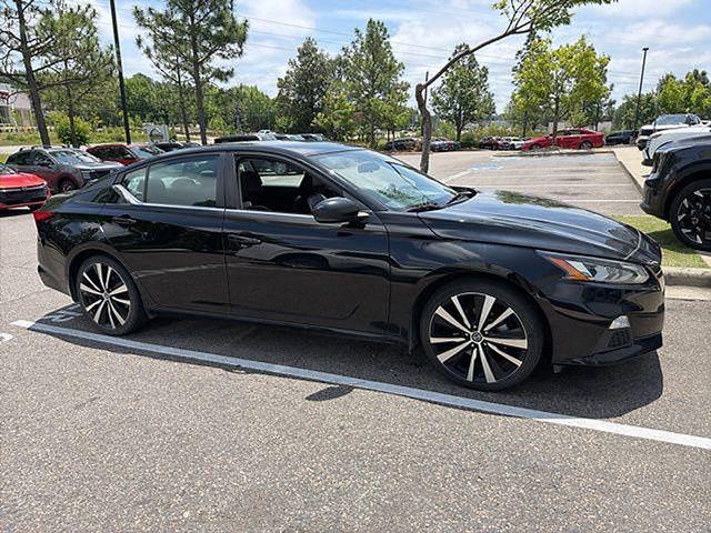 2021 Nissan Altima SR FWD