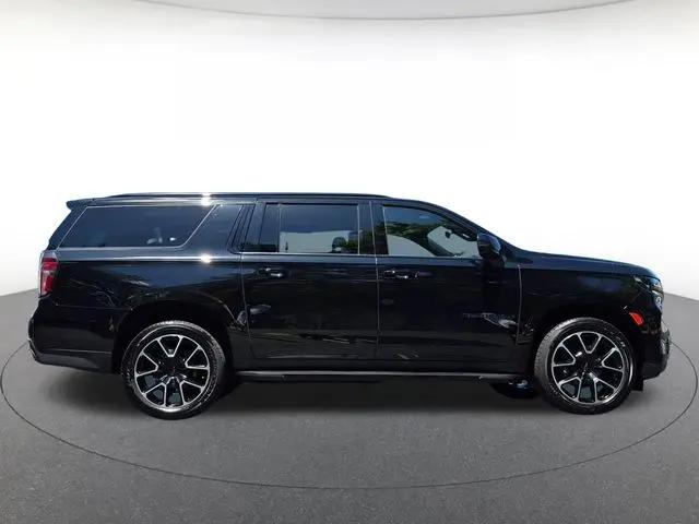2022 Chevrolet Suburban 4WD RST