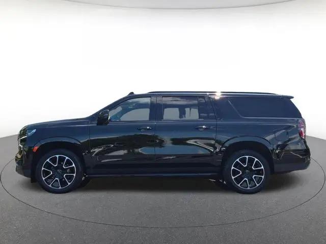 2022 Chevrolet Suburban 4WD RST
