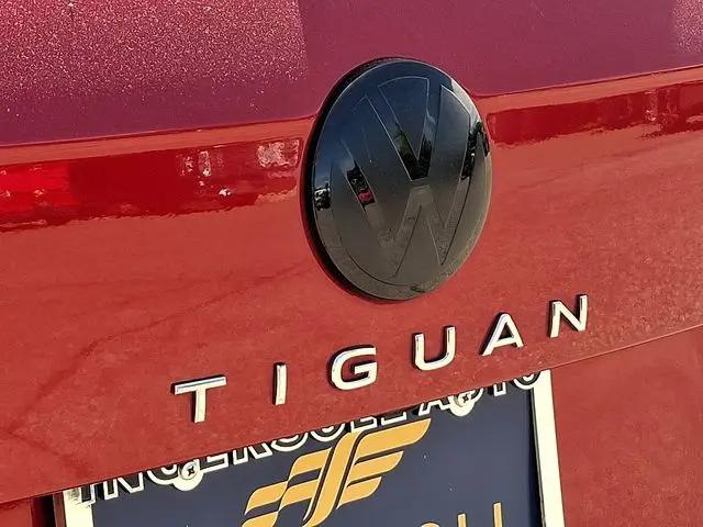 2024 Volkswagen Tiguan 2.0T SE R-Line Black