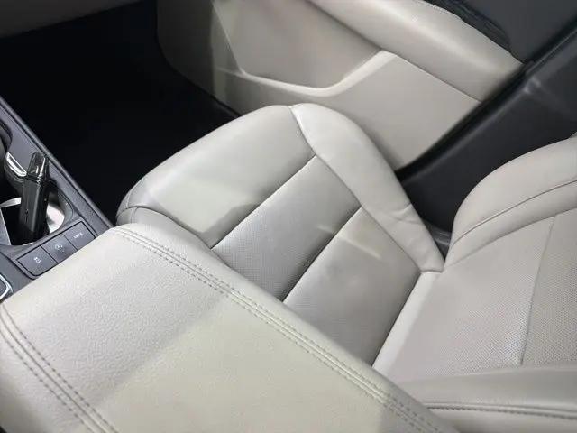 2023 Cadillac XT4 AWD Premium Luxury