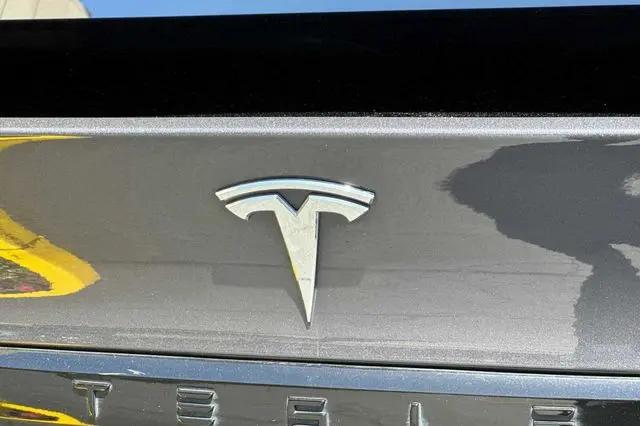 2022 Tesla Model X Dual Motor All-Wheel Drive