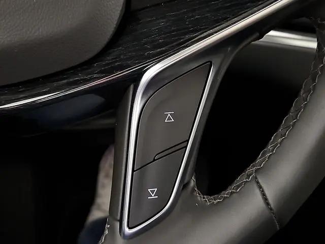 2025 Cadillac XT5 FWD Premium Luxury