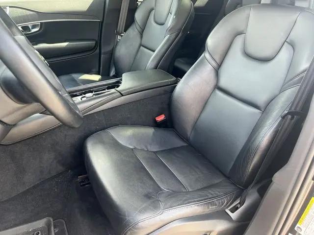 2020 Volvo XC90 T5 Momentum 7 Passenger