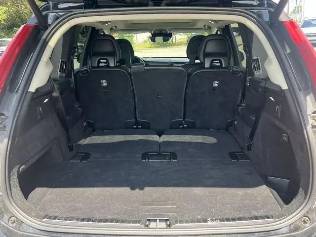 2020 Volvo XC90 T5 Momentum 7 Passenger
