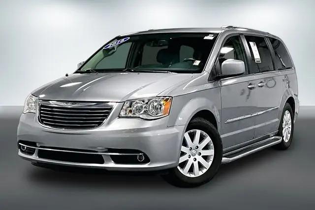 2016 Chrysler Town & Country Touring