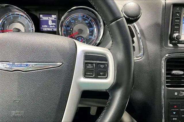 2016 Chrysler Town & Country Touring