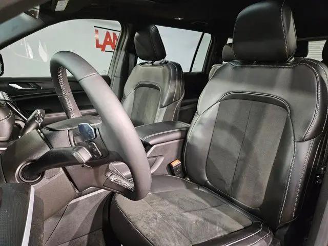 2025 Jeep Grand Cherokee L Altitude X 4x4